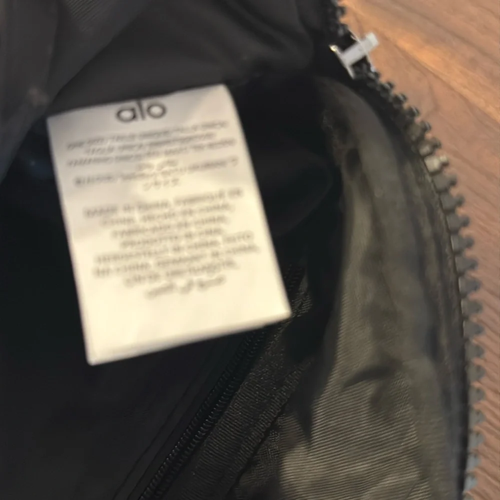 ALO Explorer Fanny Pack - Picture 6 of 8